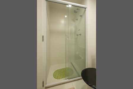 Banheiro de kitnet/studio para alugar com 1 quarto, 29m² em Paraíso, São Paulo