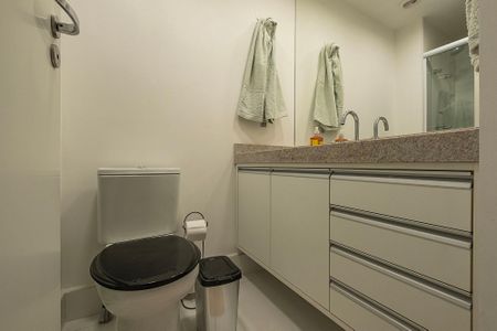 Banheiro de kitnet/studio para alugar com 1 quarto, 29m² em Paraíso, São Paulo