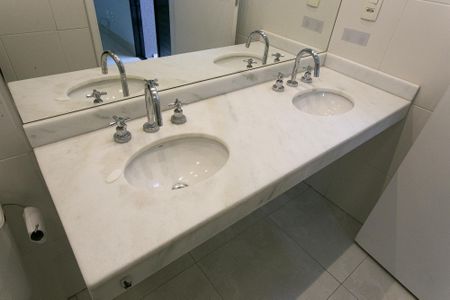 Apartamento para alugar com 100m², 3 quartos e 2 vagas Apartamento para alugar com 100m², 3 quartos e 2 vagasBanheiro da Suíte