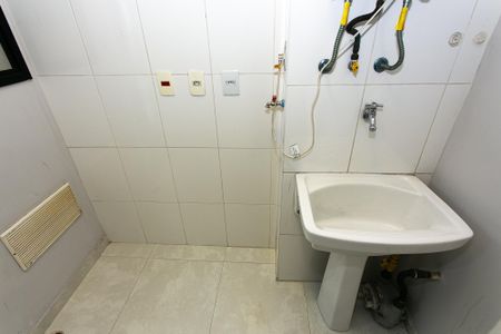 Apartamento para alugar com 100m², 3 quartos e 2 vagas Apartamento para alugar com 100m², 3 quartos e 2 vagasÁrea de Serviço