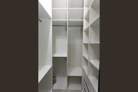 Apartamento para alugar com 100m², 3 quartos e 2 vagas Apartamento para alugar com 100m², 3 quartos e 2 vagasCloset da Suíte
