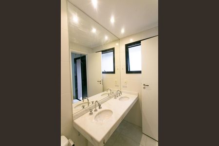 Apartamento para alugar com 100m², 3 quartos e 2 vagas Apartamento para alugar com 100m², 3 quartos e 2 vagasBanheiro da Suíte