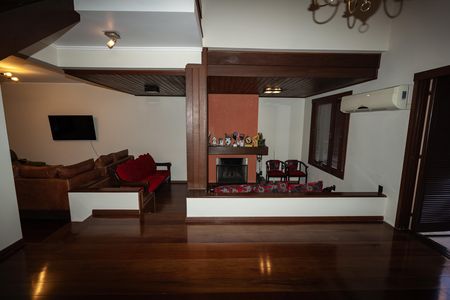 Sala de casa à venda com 4 quartos, 300m² em Jardim Itu, Porto Alegre