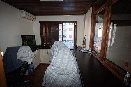 Casa para alugar com 300m², 4 quartos e 4 vagasQuarto 4
