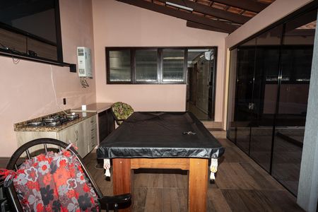 Casa para alugar com 300m², 4 quartos e 4 vagasÁrea gourmet