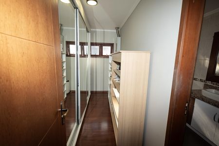 Casa para alugar com 300m², 4 quartos e 4 vagasSuíte