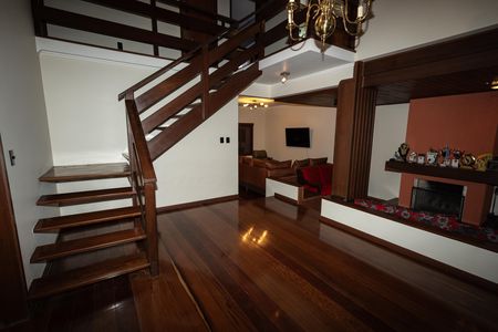 Sala de casa à venda com 4 quartos, 300m² em Jardim Itu, Porto Alegre