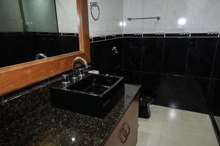 Casa para alugar com 300m², 4 quartos e 4 vagasBanheiro