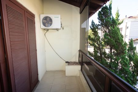 Quarto 1 de casa à venda com 4 quartos, 300m² em Jardim Itu, Porto Alegre