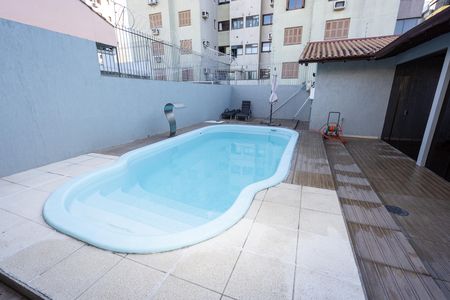 Casa para alugar com 300m², 4 quartos e 4 vagasPiscina
