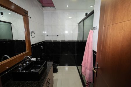 Casa para alugar com 300m², 4 quartos e 4 vagasBanheiro