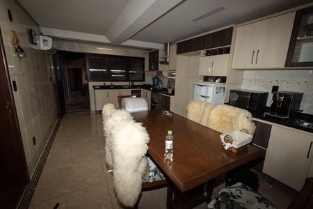 Casa para alugar com 300m², 4 quartos e 4 vagasCozinha