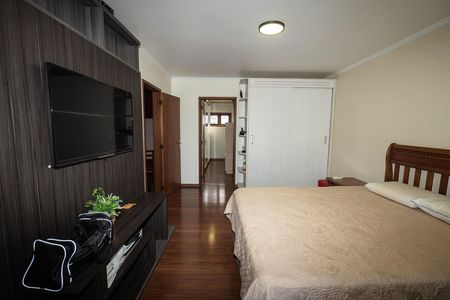 Casa para alugar com 300m², 4 quartos e 4 vagasSuíte