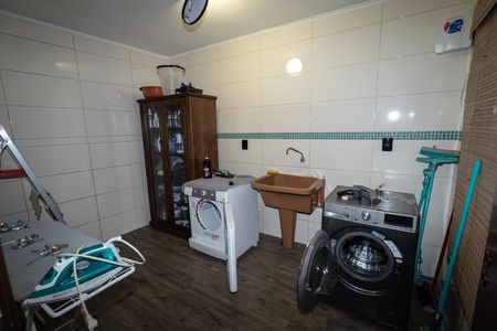 Casa para alugar com 300m², 4 quartos e 4 vagasLavanderia