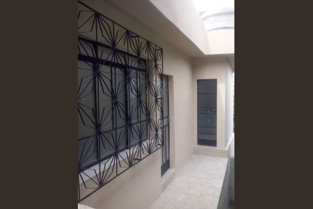Casa à venda com 160m², 4 quartos e 4 vagas Casa à venda com 160m², 4 quartos e 4 vagasÁrea externa