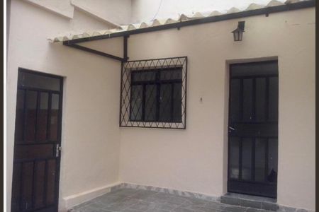 Casa à venda com 160m², 4 quartos e 4 vagas Casa à venda com 160m², 4 quartos e 4 vagasÁrea externa