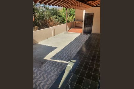 Casa à venda com 160m², 4 quartos e 4 vagas Casa à venda com 160m², 4 quartos e 4 vagasCasa 2