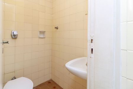 Apartamento à venda com 121m², 3 quartos e 2 vagas Apartamento à venda com 121m², 3 quartos e 2 vagasÁrea de Serviço - Banheiro