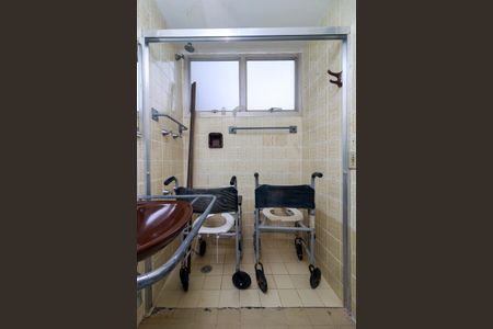 Apartamento à venda com 121m², 3 quartos e 2 vagas Apartamento à venda com 121m², 3 quartos e 2 vagasBanheiro da Suíte