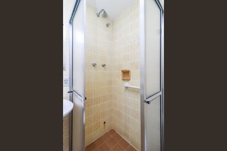 Apartamento à venda com 121m², 3 quartos e 2 vagas Apartamento à venda com 121m², 3 quartos e 2 vagasBanheiro social