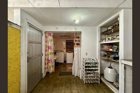 Casa para alugar com 267m², 4 quartos e 5 vagas Casa para alugar com 267m², 4 quartos e 5 vagasQuintal Serviço