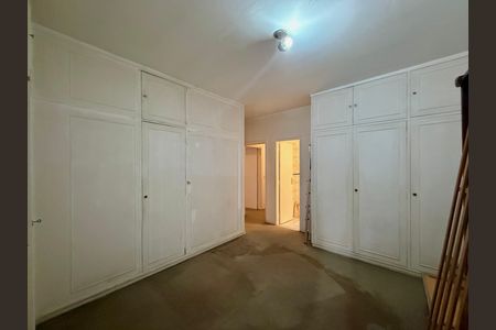 Casa para alugar com 267m², 4 quartos e 5 vagas Casa para alugar com 267m², 4 quartos e 5 vagasSuíte 2