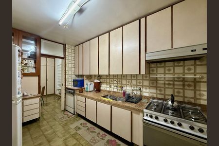 Casa para alugar com 267m², 4 quartos e 5 vagas Casa para alugar com 267m², 4 quartos e 5 vagasCozinha