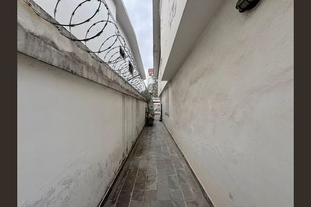 Casa para alugar com 267m², 4 quartos e 5 vagas Casa para alugar com 267m², 4 quartos e 5 vagasQuintal Lateral