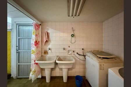 Casa para alugar com 267m², 4 quartos e 5 vagas Casa para alugar com 267m², 4 quartos e 5 vagasÁrea de Serviço