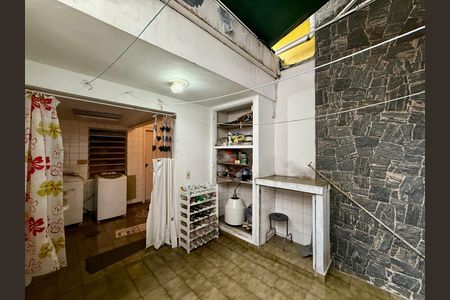 Casa para alugar com 267m², 4 quartos e 5 vagas Casa para alugar com 267m², 4 quartos e 5 vagasQuintal Serviço