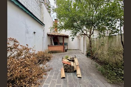 Casa para alugar com 267m², 4 quartos e 5 vagas Casa para alugar com 267m², 4 quartos e 5 vagasQuintal