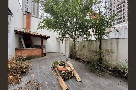 Casa para alugar com 267m², 4 quartos e 5 vagas Casa para alugar com 267m², 4 quartos e 5 vagasQuintal