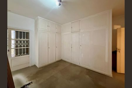 Casa para alugar com 267m², 4 quartos e 5 vagas Casa para alugar com 267m², 4 quartos e 5 vagasSuíte 2