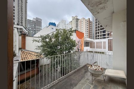 Casa para alugar com 267m², 4 quartos e 5 vagas Casa para alugar com 267m², 4 quartos e 5 vagasSuíte 2