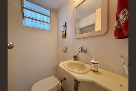 Casa para alugar com 267m², 4 quartos e 5 vagas Casa para alugar com 267m², 4 quartos e 5 vagasLavabo