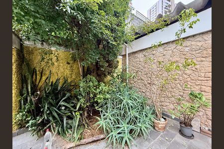 Casa para alugar com 267m², 4 quartos e 5 vagas Casa para alugar com 267m², 4 quartos e 5 vagasJardim