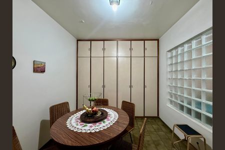 Casa para alugar com 267m², 4 quartos e 5 vagas Casa para alugar com 267m², 4 quartos e 5 vagasCozinha