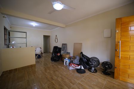 Casa para alugar com 126m², 3 quartos e 2 vagasSala