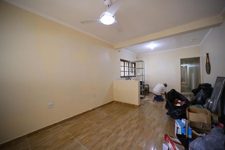 Casa para alugar com 126m², 3 quartos e 2 vagasSala