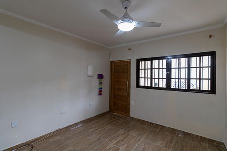 Casa para alugar com 126m², 3 quartos e 2 vagas Casa para alugar com 126m², 3 quartos e 2 vagasSala