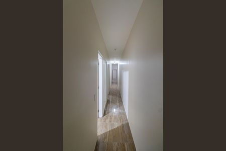 Corredor de casa para alugar com 3 quartos, 126m² em Vila Silvia, São Paulo