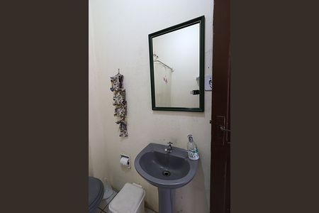 Casa à venda com 150m², 2 quartos e sem vagaBanheiro social