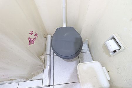 Casa à venda com 150m², 2 quartos e sem vagaBanheiro social