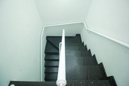 Casa à venda com 200m², 3 quartos e 2 vagasEscada