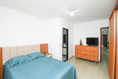 Casa à venda com 200m², 3 quartos e 2 vagasSuíte