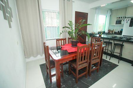 Casa à venda com 200m², 3 quartos e 2 vagasSala de Jantar