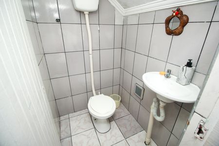 Casa à venda com 200m², 3 quartos e 2 vagasBanheiro da Edicula