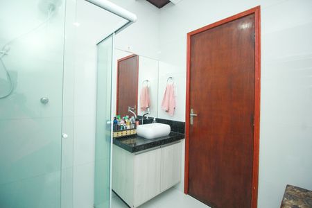Casa à venda com 200m², 3 quartos e 2 vagasBanheiro Social