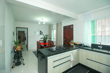 Casa à venda com 200m², 3 quartos e 2 vagasCozinha