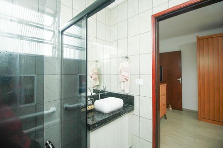 Casa à venda com 200m², 3 quartos e 2 vagasBanheiro da Suíte